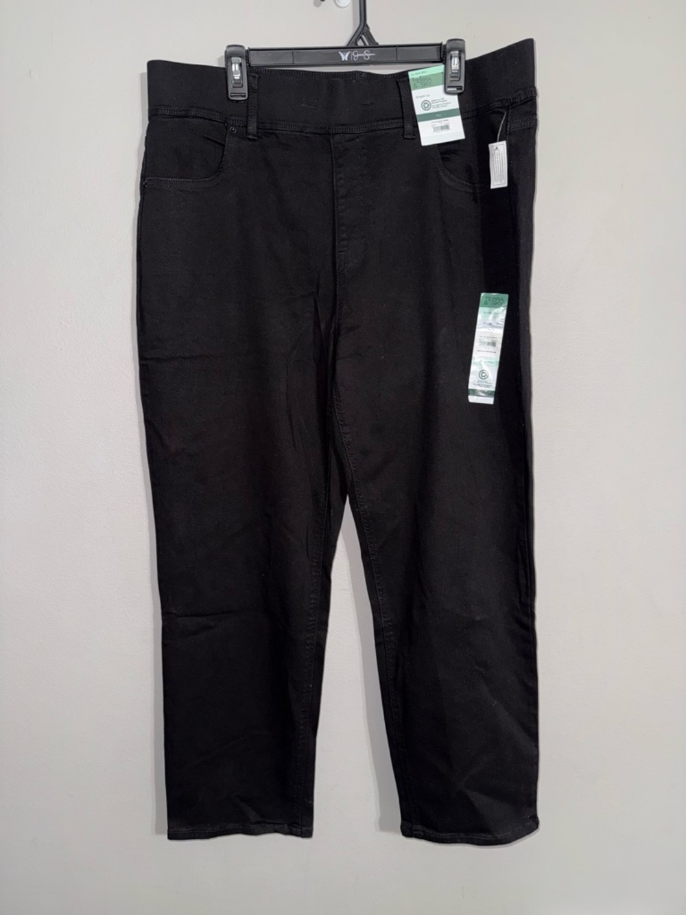 Terra & Sky Women’s Black Straight Leg Pull On Jeggings 1X 16W-18W BNWT
